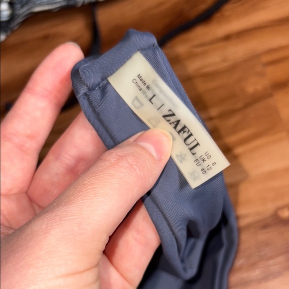 Patterned Bikini - Picture 3 of 7